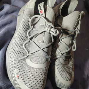 Women's Lightweight Athletic Sneakers in Light Gray